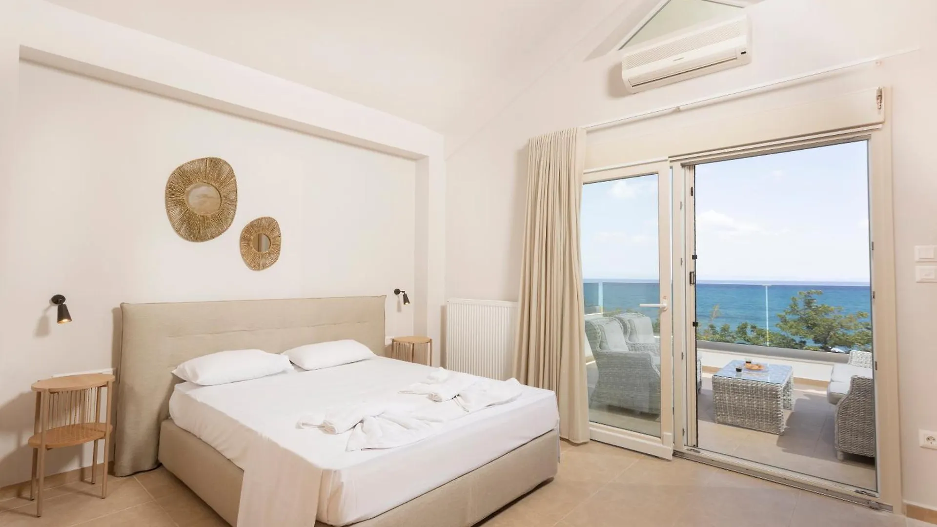 Villa The View - Beachfront, 5 Bedrooms, Bbq, View Pefkochori
